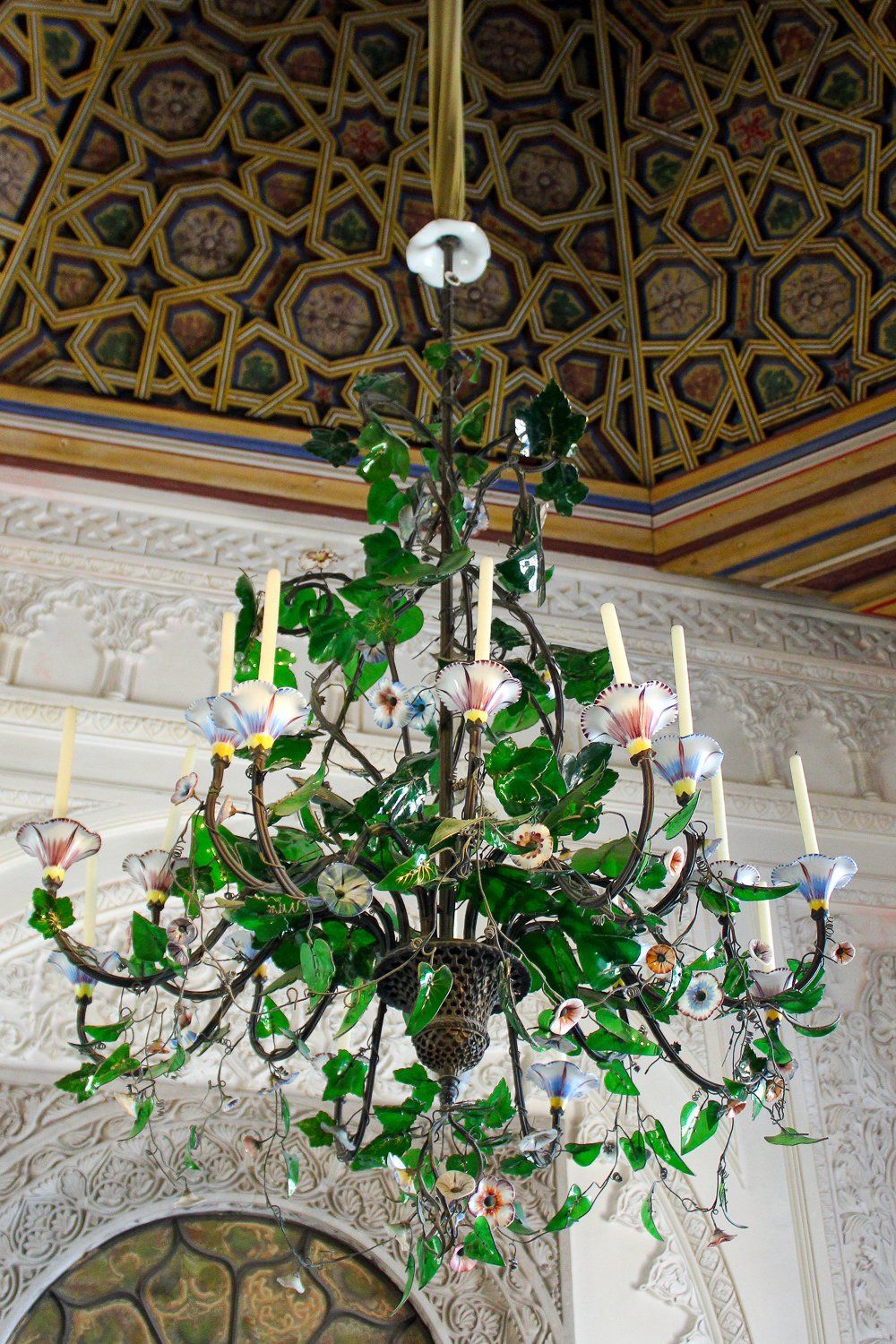 Chandelier with leaves at the Palacio da Pena